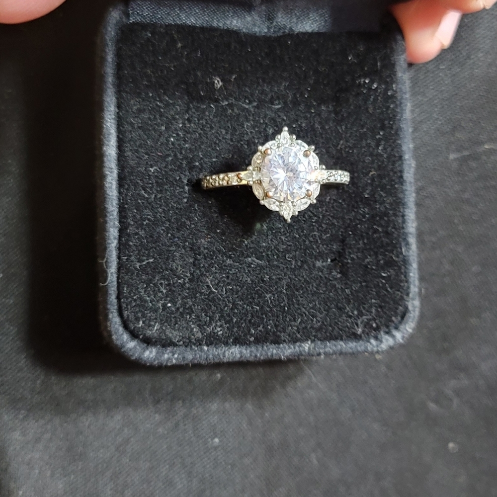 STARBURST ROUND RING- SIZE 10